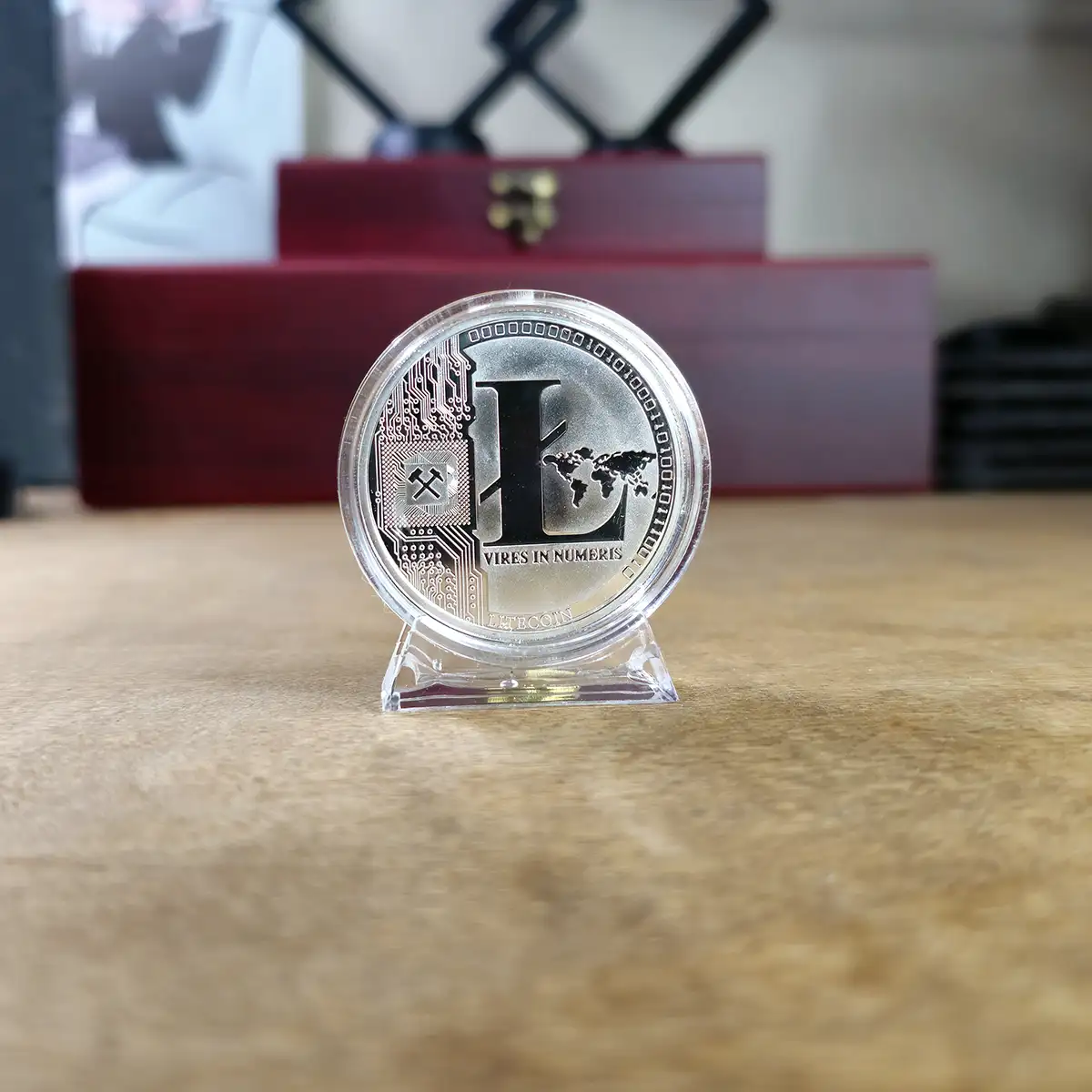 Silver 25 litecoin replica with case